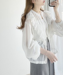 大人カジュアルに甘さをプラス。前後2wayフリルメッシュシャツ