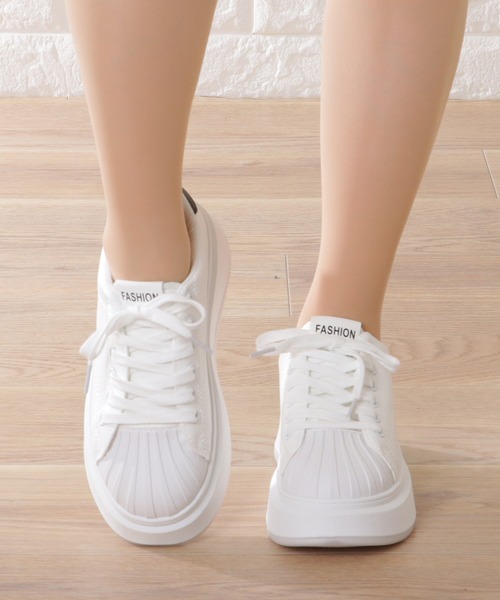 ホワイト スニーカー 厚底 ワッペン付き厚底スニーカー （オフホワイトコンビ） -YOSUKE U