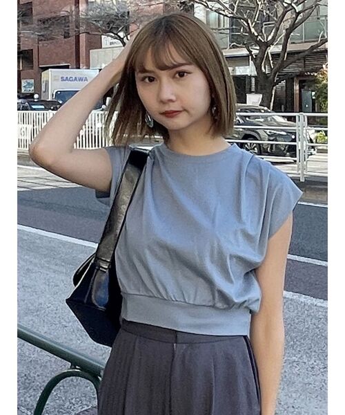 MURUA（ムルーア）の「タックワイドショルダートップス（Tシャツ/カットソー・レディース・ブラック/ホワイト/ブルー/モカ・FREE）」の17枚目の写真