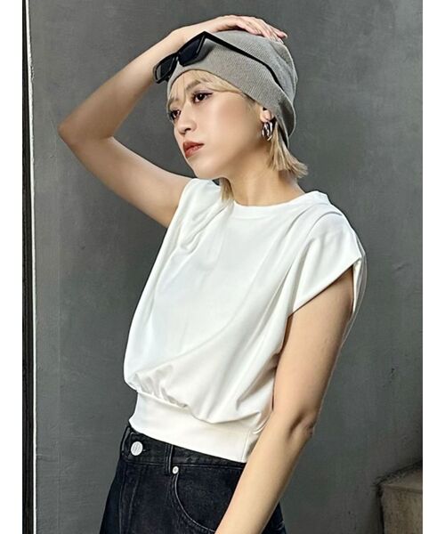 MURUA（ムルーア）の「タックワイドショルダートップス（Tシャツ/カットソー・レディース・ブラック/ホワイト/ブルー/モカ・FREE）」の22枚目の写真