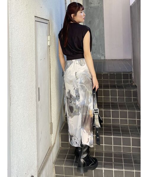 MURUA（ムルーア）の「タックワイドショルダートップス（Tシャツ/カットソー・レディース・ブラック/ホワイト/ブルー/モカ・FREE）」の5枚目の写真