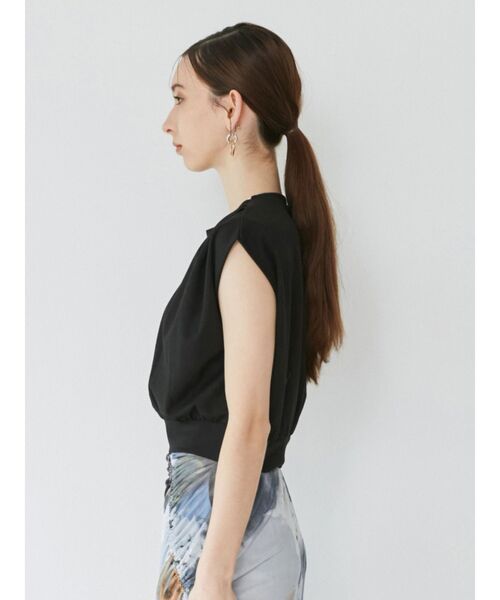 MURUA（ムルーア）の「タックワイドショルダートップス（Tシャツ/カットソー・レディース・ブラック/ホワイト/ブルー/モカ・FREE）」の11枚目の写真