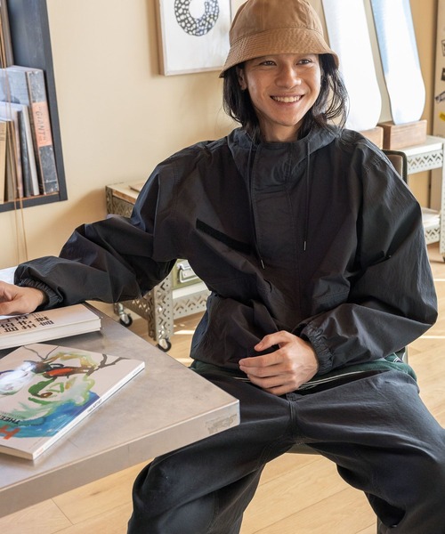 niko and...（ニコアンド）の「ミリタリーアノラックパーカー（マウンテンパーカー・メンズ・カーキ/チャコール・MEDIUM/LARGE）」の4枚目の写真