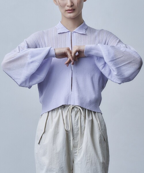 Firsthand(ファーストハンド)の「Firsthand/ファーストハンド ボリュームスリーブシアーニットカーディガン(カーディガン/ボレロ・レディース・ラベンダー/ホワイト/ブラック・FREE)」の4枚目の写真