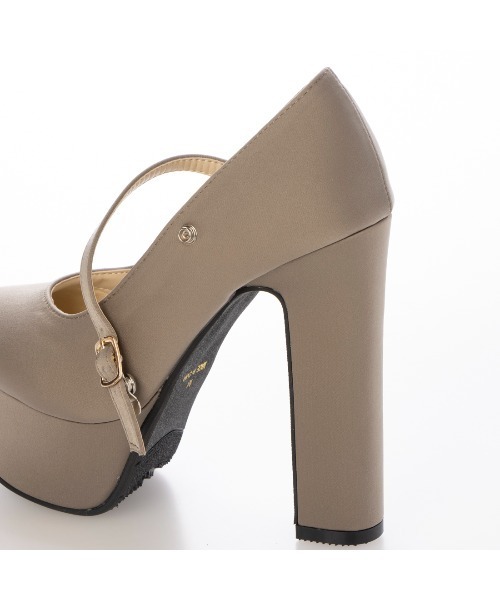 Elvis Luce（エルビスルーチェ）の「ElvisLuce(エルビスルーチェ)13.5cm厚底ストームヒールパンプス（パンプス・レディース・ホワイト/ブラック/ブラック系その他/ゴールド/ブラック系その他2/グレー系その他/ブラック系その他3/シルバー・M/L/LL/S）」の17枚目の写真