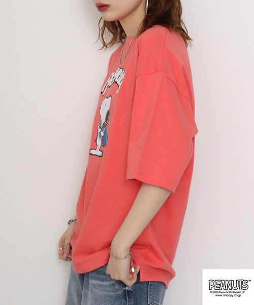 PEANUTS(ピーナッツ)の「PEANUTS スヌーピースーパーマンTシャツ(Tシャツ/カットソー・メンズ・ピンク系その他/オフホワイト/ブラック/クリーム/ホワイト系その他/ネイビー・L/M/LL/S)」の9枚目の写真