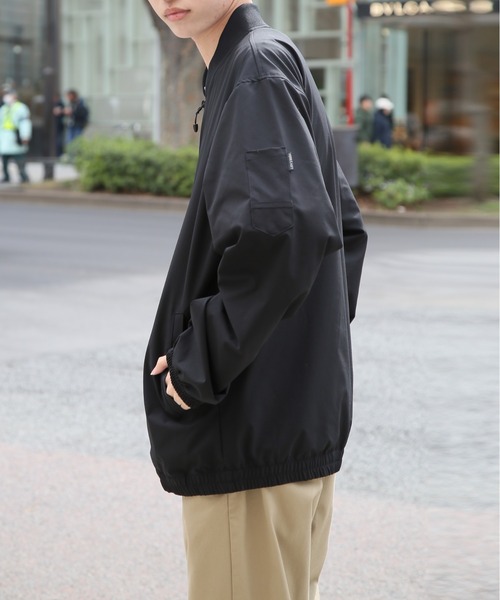 FORECAST(フォーキャスト)の「【FORECAST】アーバンストレッチブルゾン MA-1 L2-B フライトジャケット ブルゾン 撥水加工 6860(MA-1・メンズ・ブラック/カーキ・LL/M/L/3L)」の22枚目の写真