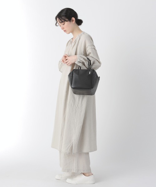 Plantation（プランテーション）の「フェイクレザーボストン/ハンドバッグ / (O)（ハンドバッグ・レディース・ブラック/ホワイト・-）」の6枚目の写真