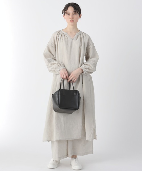 Plantation（プランテーション）の「フェイクレザーボストン/ハンドバッグ / (O)（ハンドバッグ・レディース・ブラック/ホワイト・-）」の5枚目の写真