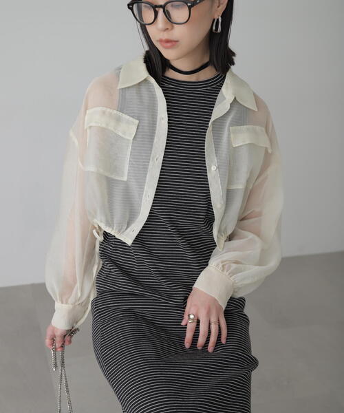 FREE'S MART(フリーズマート)の「◆裾ドロストショート丈シアーシャツ(シャツ/ブラウス・レディース・ブラック/ピンク/ホワイト/ブルー・FREE)」の11枚目の写真