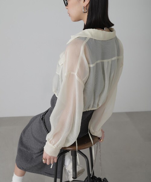 FREE'S MART(フリーズマート)の「◆裾ドロストショート丈シアーシャツ(シャツ/ブラウス・レディース・ブラック/ピンク/ホワイト/ブルー・FREE)」の5枚目の写真