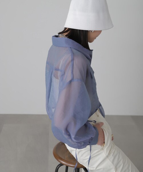 FREE'S MART(フリーズマート)の「◆裾ドロストショート丈シアーシャツ(シャツ/ブラウス・レディース・ブラック/ピンク/ホワイト/ブルー・FREE)」の14枚目の写真