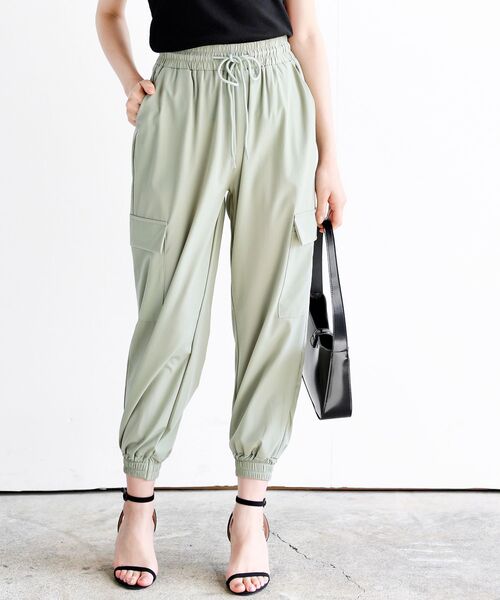 rps（アールピーエス）の「リラックスカーゴジョガーパンツ（カーゴパンツ・レディース・カーキ/ブラック・フリー）」の2枚目の写真