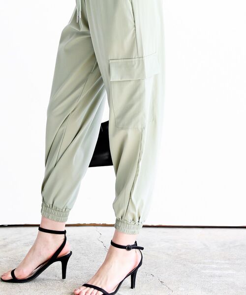 rps（アールピーエス）の「リラックスカーゴジョガーパンツ（カーゴパンツ・レディース・カーキ/ブラック・フリー）」の21枚目の写真