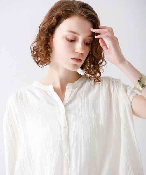 URBAN RESEARCH Sonny Label(アーバンリサーチサニーレーベル)の「『WEB限定』楊柳ドビーギャザーブラウス(シャツ/ブラウス・レディース・レッド/オフホワイト/ブルー系その他/ブラック・FREE)」の5枚目の写真