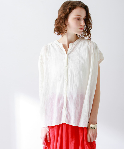 URBAN RESEARCH Sonny Label(アーバンリサーチサニーレーベル)の「『WEB限定』楊柳ドビーギャザーブラウス(シャツ/ブラウス・レディース・レッド/オフホワイト/ブルー系その他/ブラック・FREE)」の6枚目の写真