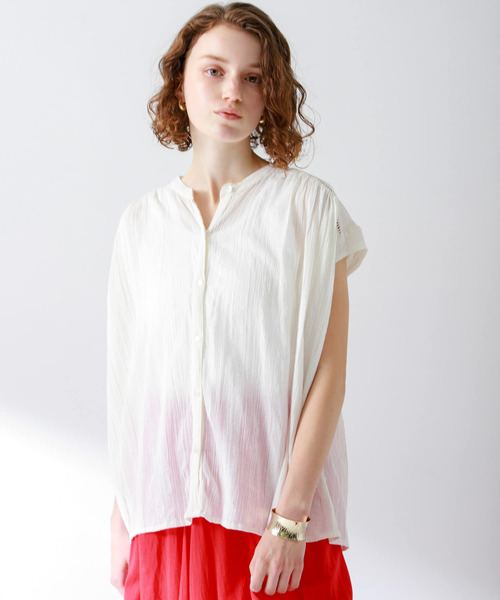URBAN RESEARCH Sonny Label(アーバンリサーチサニーレーベル)の「『WEB限定』楊柳ドビーギャザーブラウス(シャツ/ブラウス・レディース・レッド/オフホワイト/ブルー系その他/ブラック・FREE)」の7枚目の写真