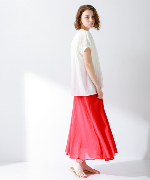 URBAN RESEARCH Sonny Label(アーバンリサーチサニーレーベル)の「『WEB限定』楊柳ドビーギャザーブラウス(シャツ/ブラウス・レディース・レッド/オフホワイト/ブルー系その他/ブラック・FREE)」の11枚目の写真