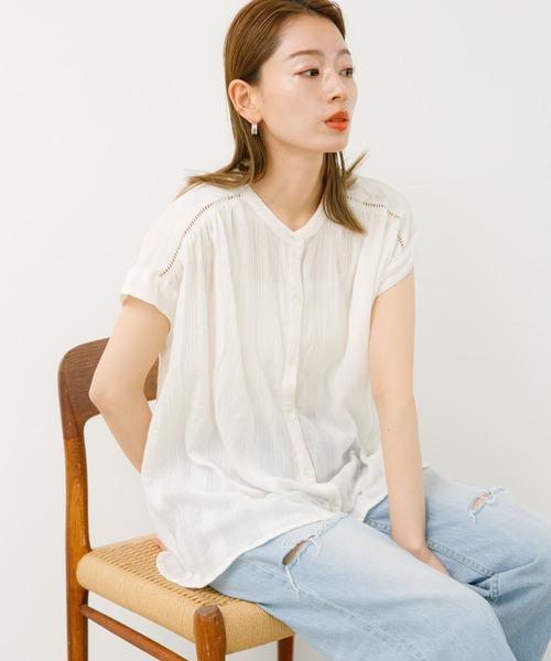 URBAN RESEARCH Sonny Label(アーバンリサーチサニーレーベル)の「『WEB限定』楊柳ドビーギャザーブラウス(シャツ/ブラウス・レディース・レッド/オフホワイト/ブルー系その他/ブラック・FREE)」の15枚目の写真