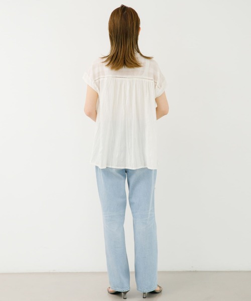 URBAN RESEARCH Sonny Label(アーバンリサーチサニーレーベル)の「『WEB限定』楊柳ドビーギャザーブラウス(シャツ/ブラウス・レディース・レッド/オフホワイト/ブルー系その他/ブラック・FREE)」の22枚目の写真