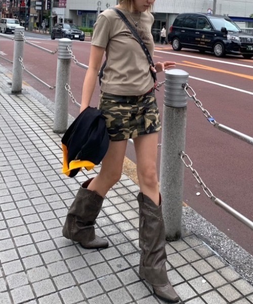 SHAGGIE（シャギー）の「【インナーショーツ付き】迷彩柄ローライズミニスカート（スカート・レディース・ブラック/カモフラージュ・SMALL/MEDIUM）」の9枚目の写真