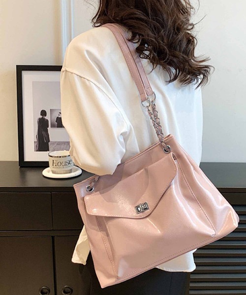 NANEA（ナネア）の「チェーンショルダー2WAYトートバッグ（トートバッグ・レディース・ホワイト/ブラック/ピンク/シルバー/グリーン・フリー）」の4枚目の写真