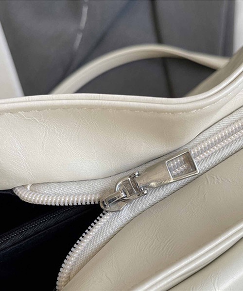 NANEA（ナネア）の「チェーンショルダー2WAYトートバッグ（トートバッグ・レディース・ホワイト/ブラック/ピンク/シルバー/グリーン・フリー）」の20枚目の写真