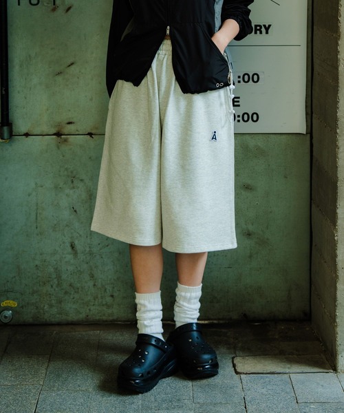 ALAND（エーランド）の「【UNISEX】ALAND／ルーズワイドスウェットショーツ（スウェットパンツ・レディース・ライトグレー/ネイビー・FREE）」の7枚目の写真