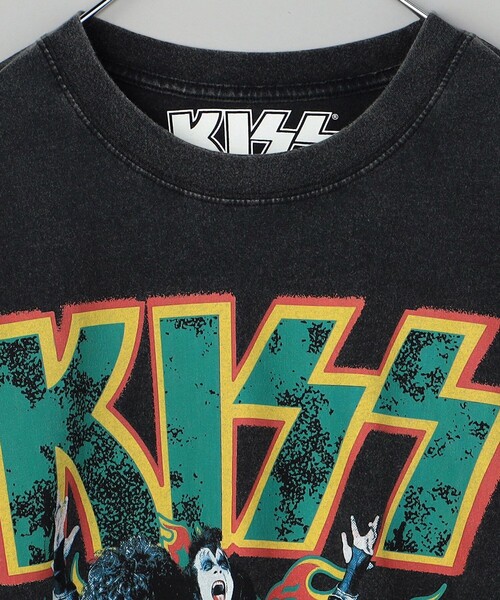 FREAK'S STORE（フリークスストア）の「KISS TOUR キス ツアー 別注 ビッグシルエット フロントプリント クルーネック Tシャツ（Tシャツ/カットソー・メンズ・チャコールグレー/オフホワイト・MEDIUM/LARGE/X-LARGE）」の4枚目の写真