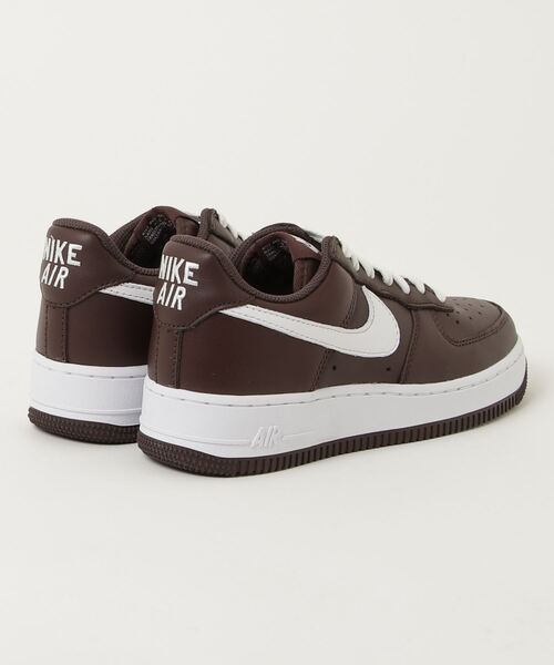 NIKE（ナイキ）の「NIKE AIR FORCE 1 LOW RETRO QS FD7039-200（スニーカー・メンズ・ブラウン・29cm/28.5cm/26cm/25.5cm/24.5㎝/25㎝/24㎝/30cm）」の5枚目の写真