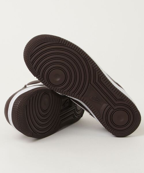 NIKE（ナイキ）の「NIKE AIR FORCE 1 LOW RETRO QS FD7039-200（スニーカー・メンズ・ブラウン・29cm/28.5cm/26cm/25.5cm/24.5㎝/25㎝/24㎝/30cm）」の6枚目の写真