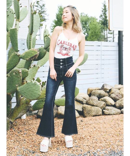 GYDA（ジェイダ）の「CARLSBADフロントZIP UPビスチェ（キャミソール・レディース・オフホワイト/ブラック/レッド・FREE）」の21枚目の写真