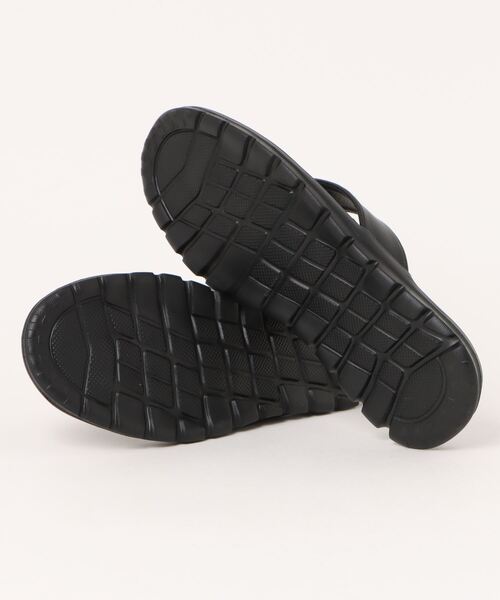 AZUL by moussy（アズールバイマウジー）の「トングサンダル（サンダル・メンズ・ブラック・MEDIUM/LARGE）」の3枚目の写真