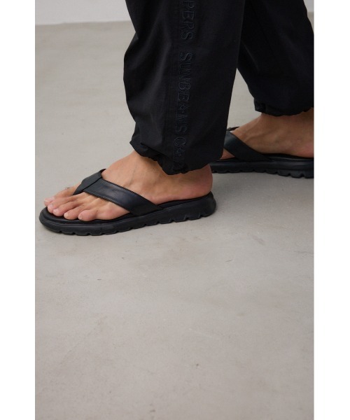 AZUL by moussy（アズールバイマウジー）の「トングサンダル（サンダル・メンズ・ブラック・MEDIUM/LARGE）」の10枚目の写真