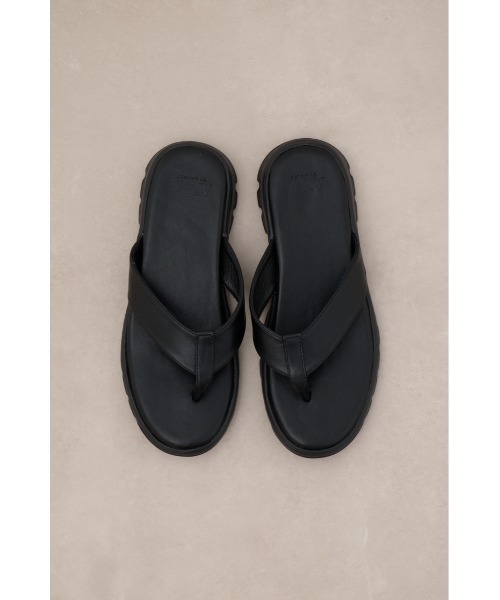 AZUL by moussy（アズールバイマウジー）の「トングサンダル（サンダル・メンズ・ブラック・MEDIUM/LARGE）」の5枚目の写真