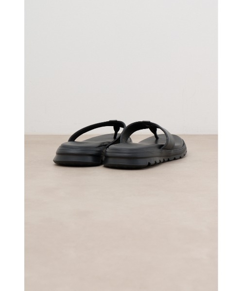 AZUL by moussy（アズールバイマウジー）の「トングサンダル（サンダル・メンズ・ブラック・MEDIUM/LARGE）」の6枚目の写真