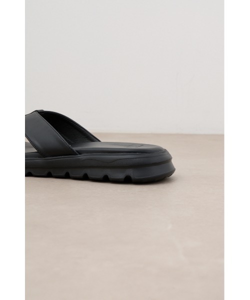 AZUL by moussy（アズールバイマウジー）の「トングサンダル（サンダル・メンズ・ブラック・MEDIUM/LARGE）」の8枚目の写真