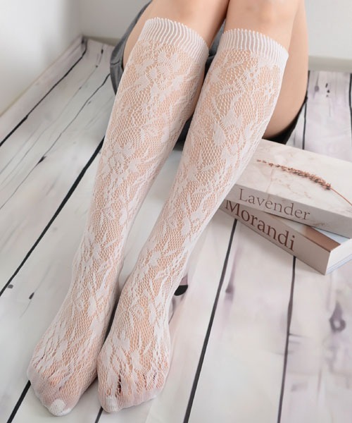 VIBGYOR Women（ヴィブジョー　ウィメン）の「【float】総レース デザイン ハイソックス（ソックス/靴下・レディース・ブラック/ホワイト・FREE）」の3枚目の写真