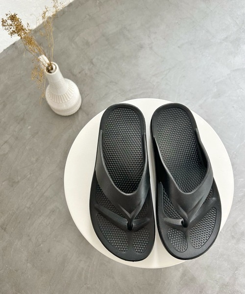 SOROTTO（ソロット）の「超軽量！厚底ビーチサンダル/EVA素材クッションサンダル（サンダル・レディース・ブラック・37-38/35-36/40-41/39-40）」の4枚目の写真