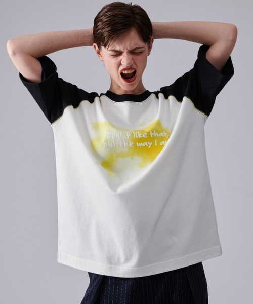 ONCILY(オンシェリー)の「GRADATION LOGO RAGLAN SLEEVE T-SHIRT / グラデーションロゴラグランTシャツ(Tシャツ/カットソー・メンズ・ネイビー/ブラック/イエロー・SMALL/MEDIUM/LARGE)」の17枚目の写真