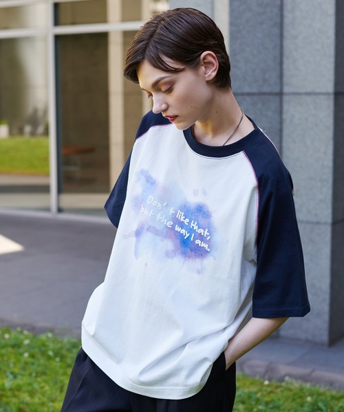 ONCILY(オンシェリー)の「GRADATION LOGO RAGLAN SLEEVE T-SHIRT / グラデーションロゴラグランTシャツ(Tシャツ/カットソー・メンズ・ネイビー/ブラック/イエロー・SMALL/MEDIUM/LARGE)」の8枚目の写真
