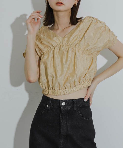 SENSE OF PLACE by URBAN RESEARCH（センスオブプレイスバイアーバンリサーチ）の「クロップドギャザーブラウス（シャツ/ブラウス・レディース・ベージュ/ライトブルー/オフホワイト・ONE）」の3枚目の写真