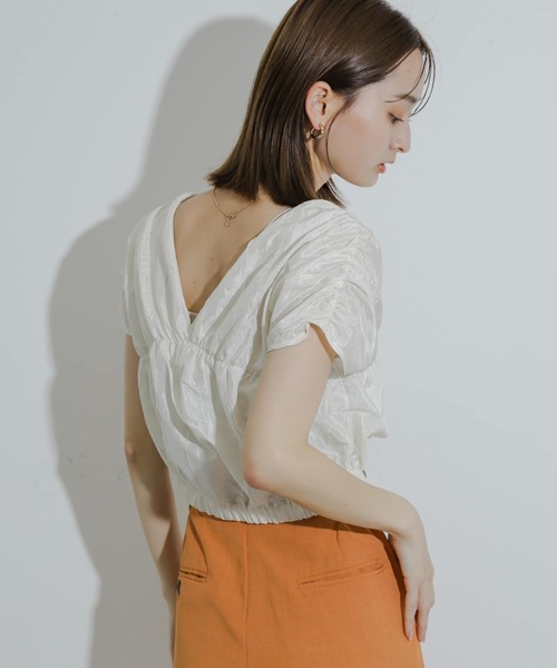 SENSE OF PLACE by URBAN RESEARCH（センスオブプレイスバイアーバンリサーチ）の「クロップドギャザーブラウス（シャツ/ブラウス・レディース・ベージュ/ライトブルー/オフホワイト・ONE）」の19枚目の写真