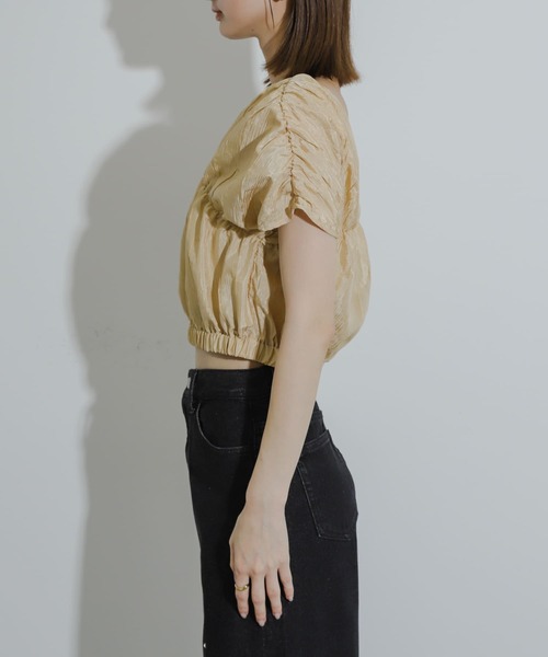 SENSE OF PLACE by URBAN RESEARCH（センスオブプレイスバイアーバンリサーチ）の「クロップドギャザーブラウス（シャツ/ブラウス・レディース・ベージュ/ライトブルー/オフホワイト・ONE）」の4枚目の写真