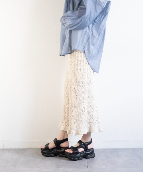 Fabby fabby(ファビィーファビィー)の「厚底パフィーサイドベルトサンダル(サンダル・レディース・ブラック・MEDIUM/LARGE/SMALL)」の9枚目の写真