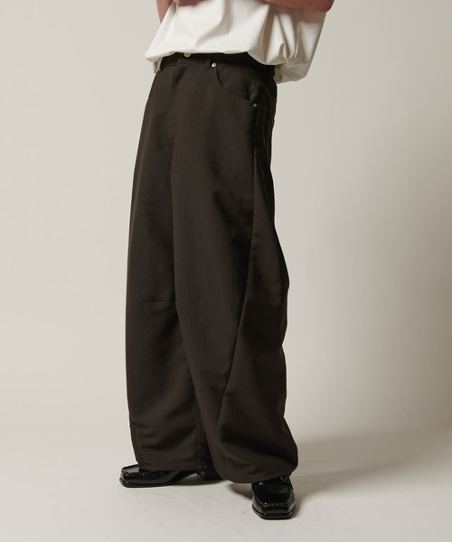 Lui's(ルイス)ブラック クロップド ハカマ スラックス M Lui's（ルイス）の「クロップド袴パンツ（スラックス）」 - WEAR