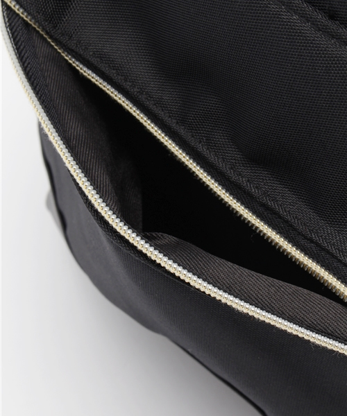 one after another NICE CLAUP（ワンアフターアナザーナイスクラップ）の「★【mer11月号掲載 ナイスクラップ】ナイロンリュック（バックパック/リュック・レディース・アイボリー/ブラック/カーキ・FREE）」の7枚目の写真