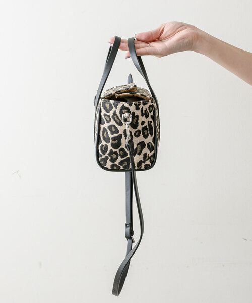 ear PAPILLONNER（イアパピヨネ）の「《ボックス型/2way/ショルダー  