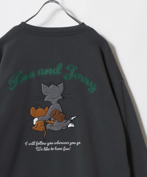 Tom＆Jerry（トムアンドジェリー）の「Tom and Jerry/トムとジェリー ワンポイント バックサガラ刺繍 プリント 裏起毛 オーバーサイズ スウェット レディース メンズ トレーナー（スウェット・レディース・ブルー系その他/グレー系その他/アッシュグレー/ブルー系その他2/スミクロ/ピンク系その他/ブラック系その他3/グレー系その他2/アイボリー/ホワイト系その他/ネイビー/グレイッシュブルー/グレー系その他3/グレー系その他4/ホワイト/ブラック系その他/ホワイト系その他2/ブラック系その他2/ブルー系その他3/ブラック系その他5/ホワイト系その他4/グレー系その他5/ブラック系その他4/ホワイト系その他3/ブラウン/ブラック系その他6・LL/M/L）」の12枚目の写真