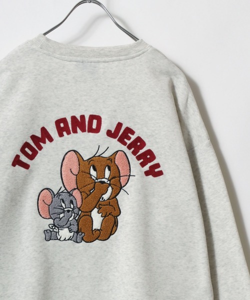 Tom＆Jerry（トムアンドジェリー）の「Tom and Jerry/トムとジェリー ワンポイント バックサガラ刺繍 プリント 裏起毛 オーバーサイズ スウェット レディース メンズ トレーナー（スウェット・レディース・ブルー系その他/グレー系その他/アッシュグレー/ブルー系その他2/スミクロ/ピンク系その他/ブラック系その他3/グレー系その他2/アイボリー/ホワイト系その他/ネイビー/グレイッシュブルー/グレー系その他3/グレー系その他4/ホワイト/ブラック系その他/ホワイト系その他2/ブラック系その他2/ブルー系その他3/ブラック系その他5/ホワイト系その他4/グレー系その他5/ブラック系その他4/ホワイト系その他3/ブラウン/ブラック系その他6・LL/M/L）」の19枚目の写真